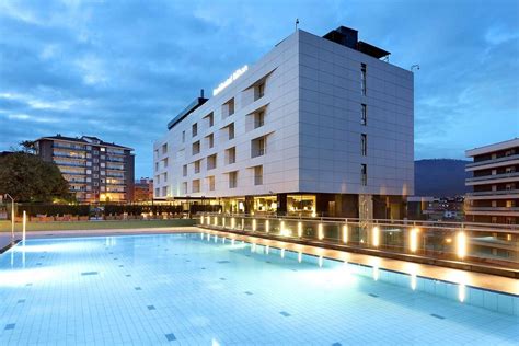 bilbao hotels with pool